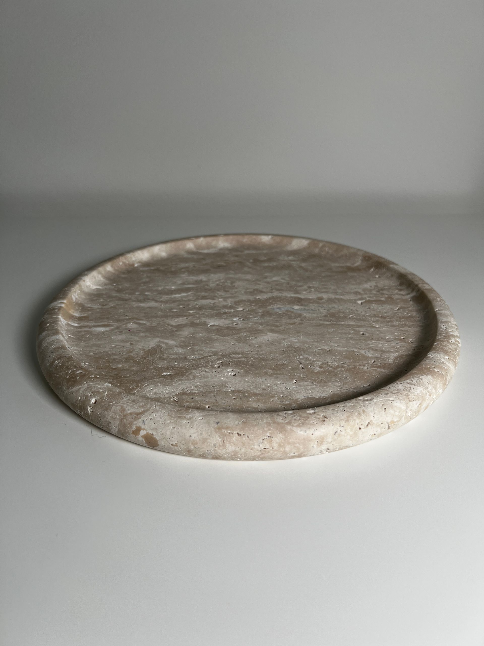 Travertine Plate 'Evolve'