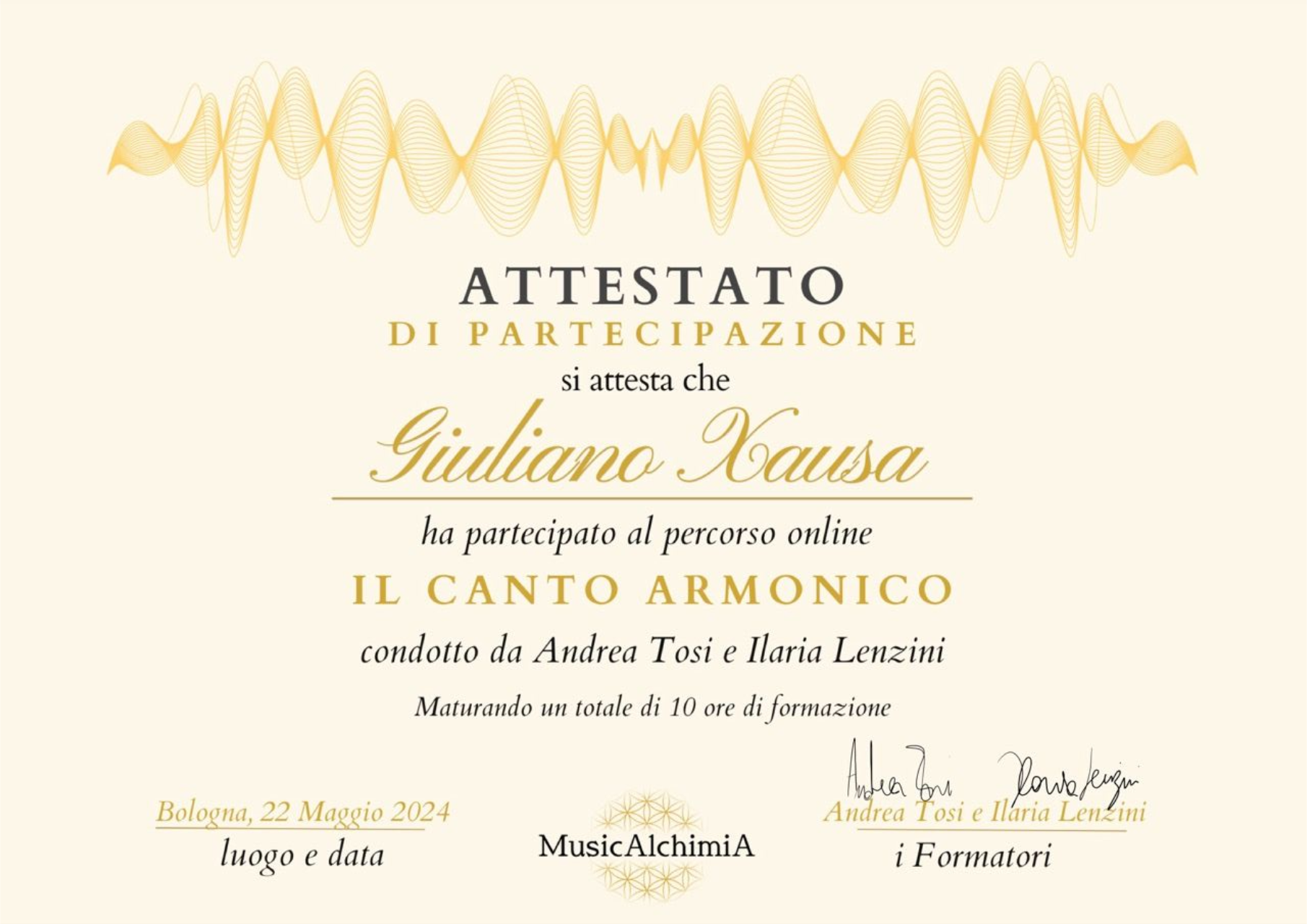 Attestato di partecipazione al corso di canto armonico, con decorazioni dorate su sfondo pergamena.