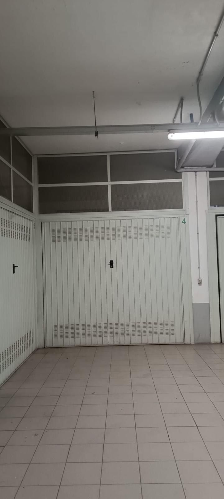 Apertura porta garage fabbro ad Alassio