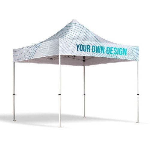 Tenda a baldacchino bianca a montaggio rapido con la scritta "YOUR OWN DESIGN" sulla mantovana, mostrata su sfondo bianco.