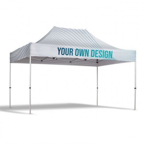 Tenda a baldacchino pop-up bianca personalizzata con la scritta blu "YOUR OWN DESIGN" sulla mantovana.