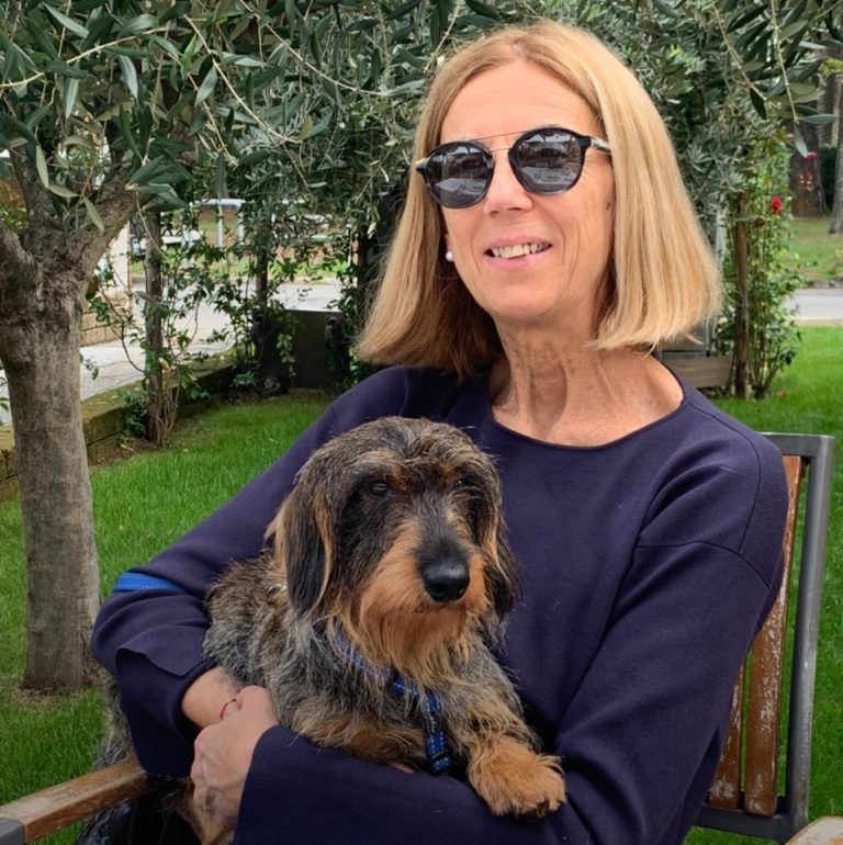 Donna con cane