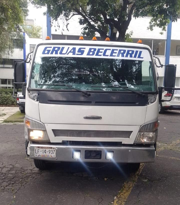 GRÚAS BECERRIL