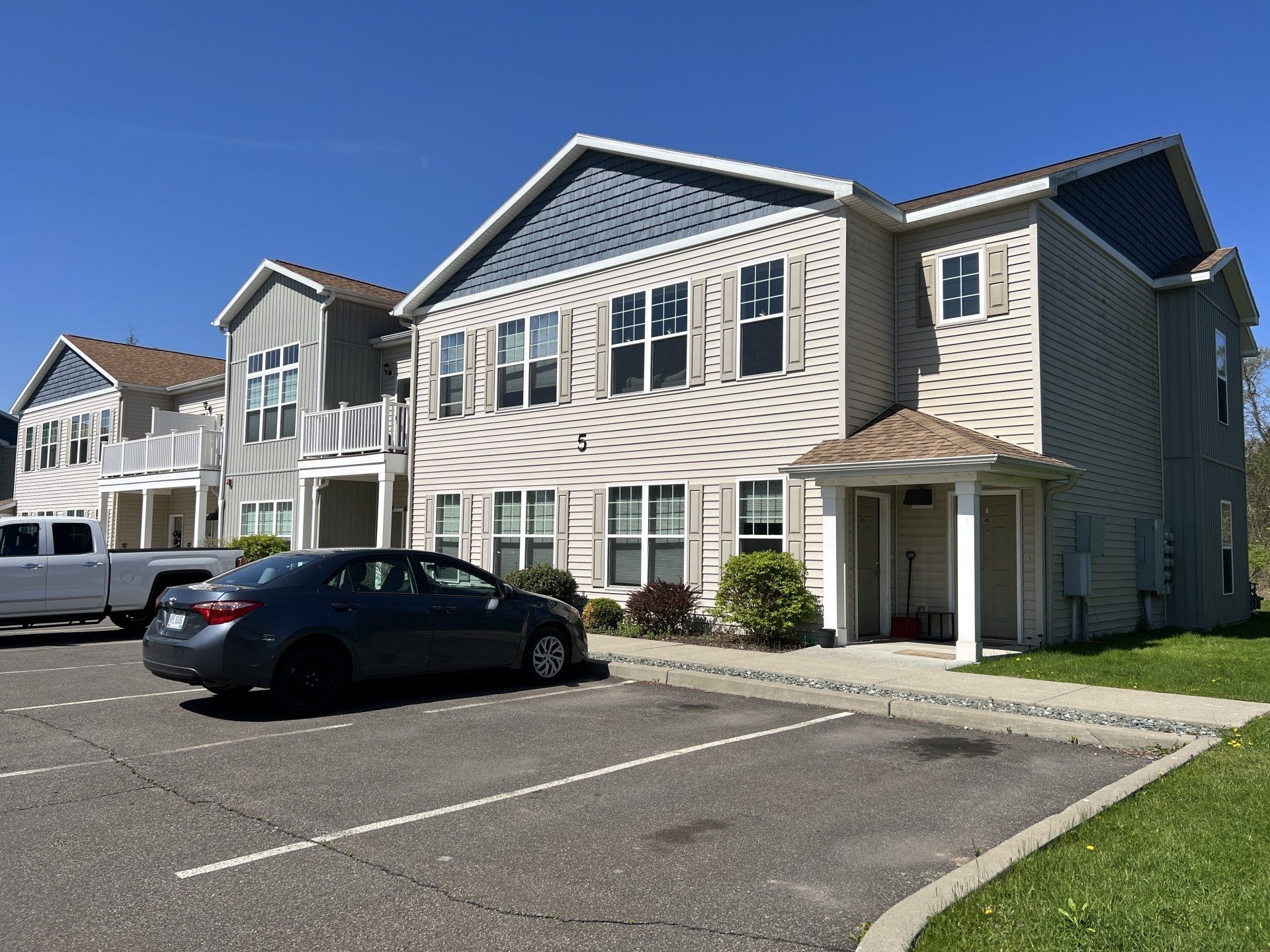 Locust View Apartments Exterior