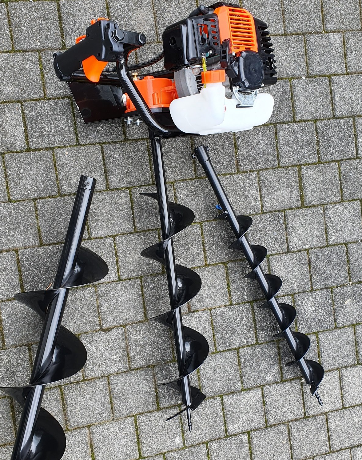 Erdbohrer