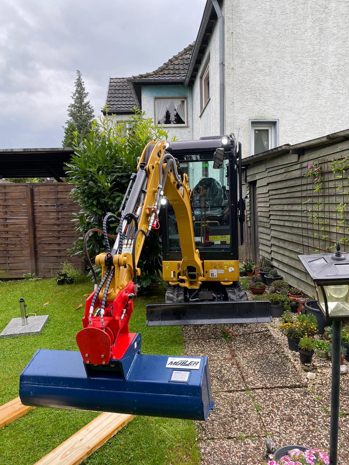 Minibagger mit Verstellfahrwerk
