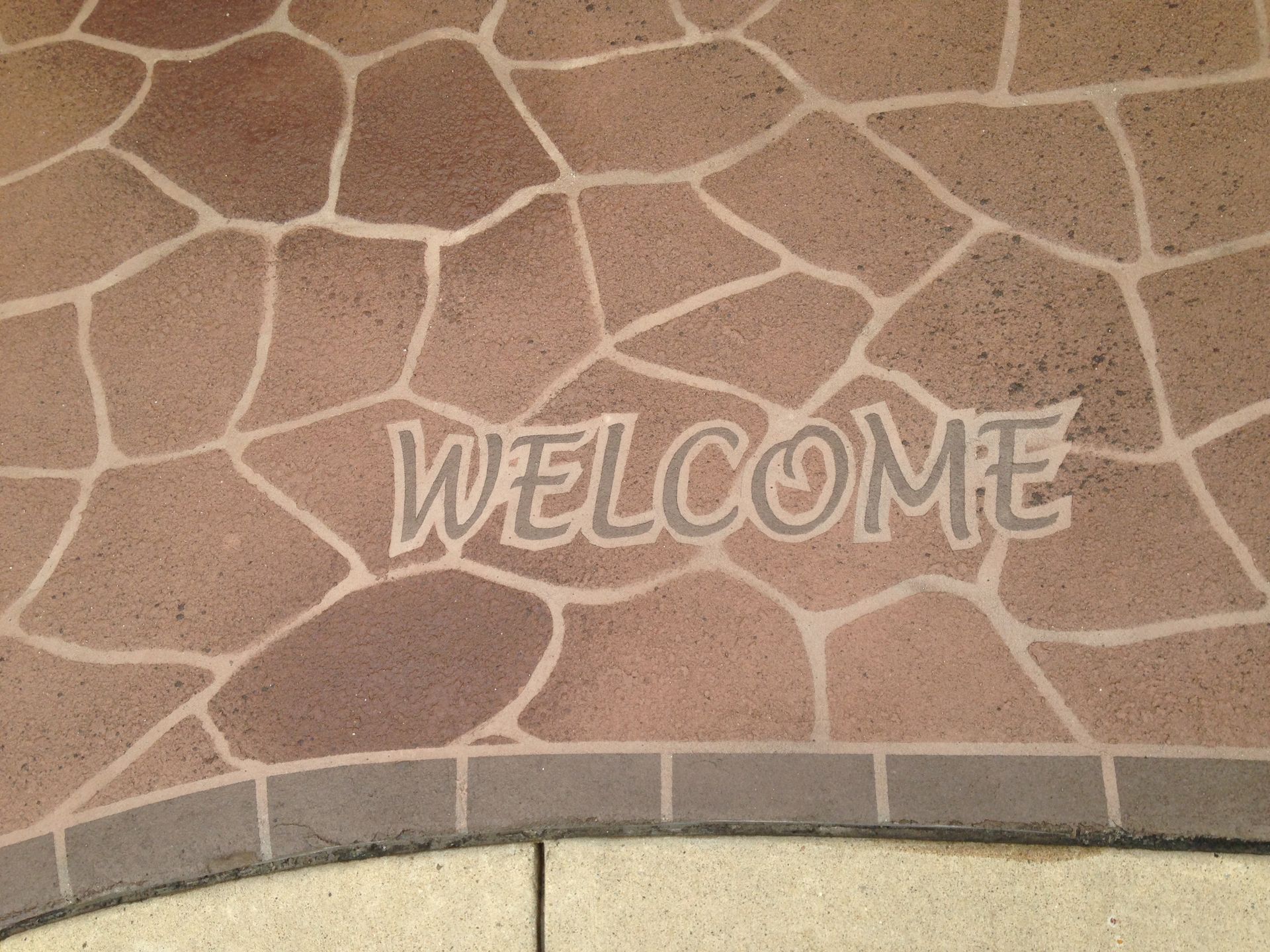 Stone-patterned floor with 