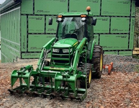 74” grapple with John Deere hitch