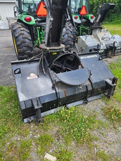 Normand Inverted Snowblower with Viper Cutting Edge