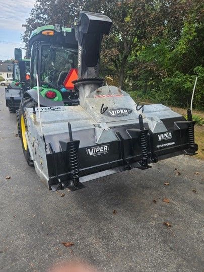 Cyclone Inverted Snowblower with Viper Cutting Edge