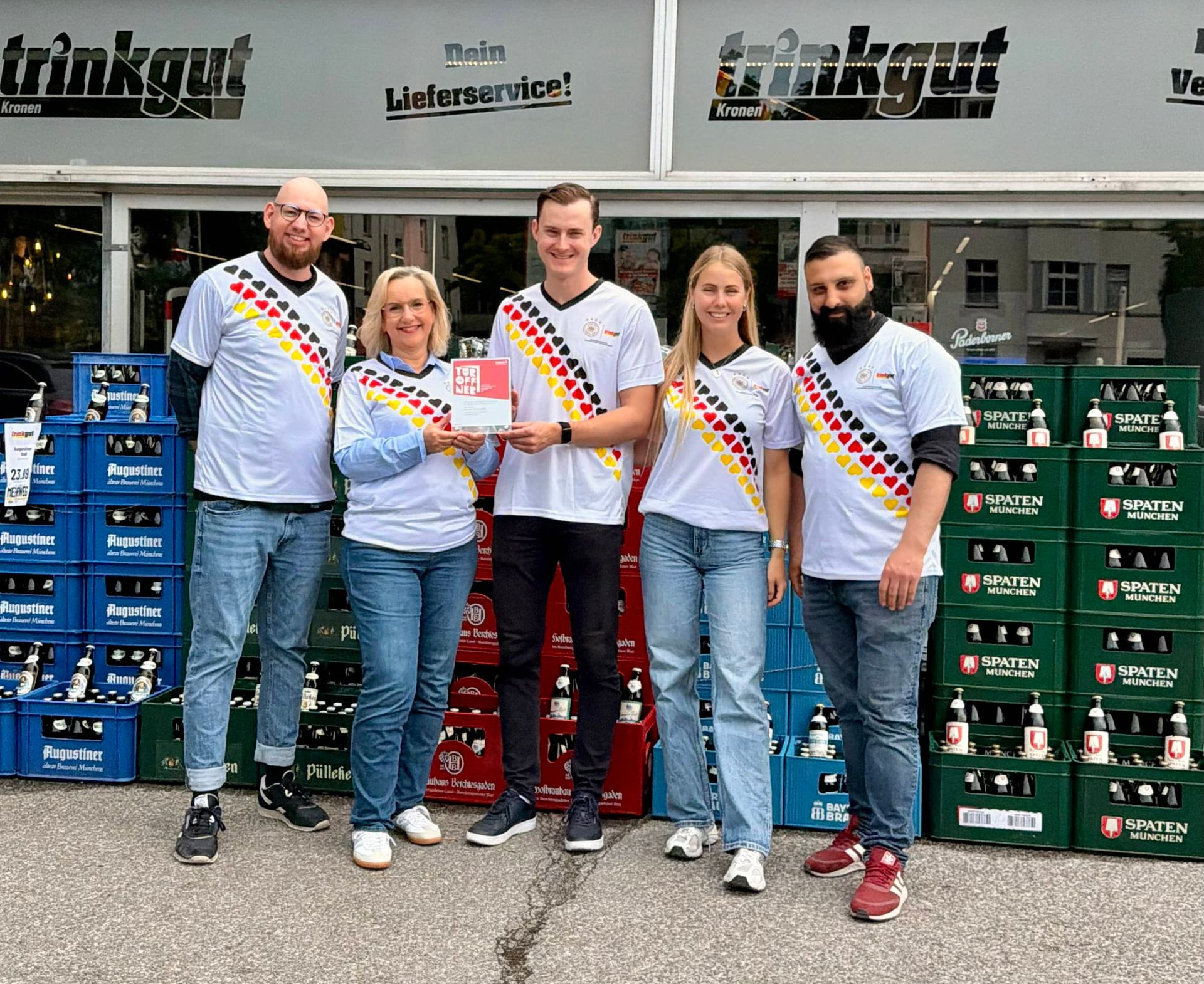 Übergabe des Chance_8-Türöffner-Awards auf dem Gelände von trinkgut Kronen