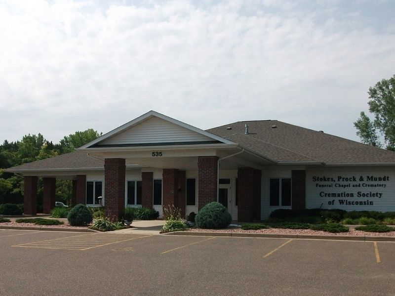A brick building with a sign that says ' states park & wildlife ' on it