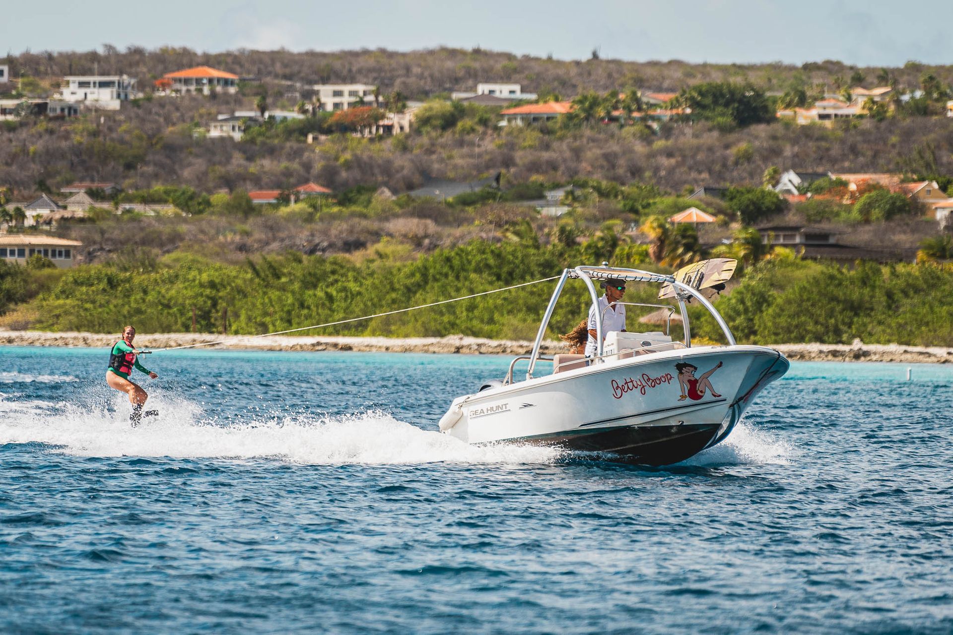 Wakeboarden op Bonaire – avontuurlijke boot huren Bonaire