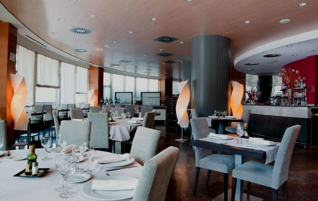 Sistemas de aire acondicionado tipo paquete en restaurantes. Diseño elegante