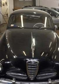 Carrozzeria di auto d'epoca restaurata