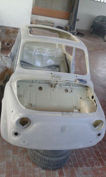 Carrozzeria di Fiat Cinquecento verniciata