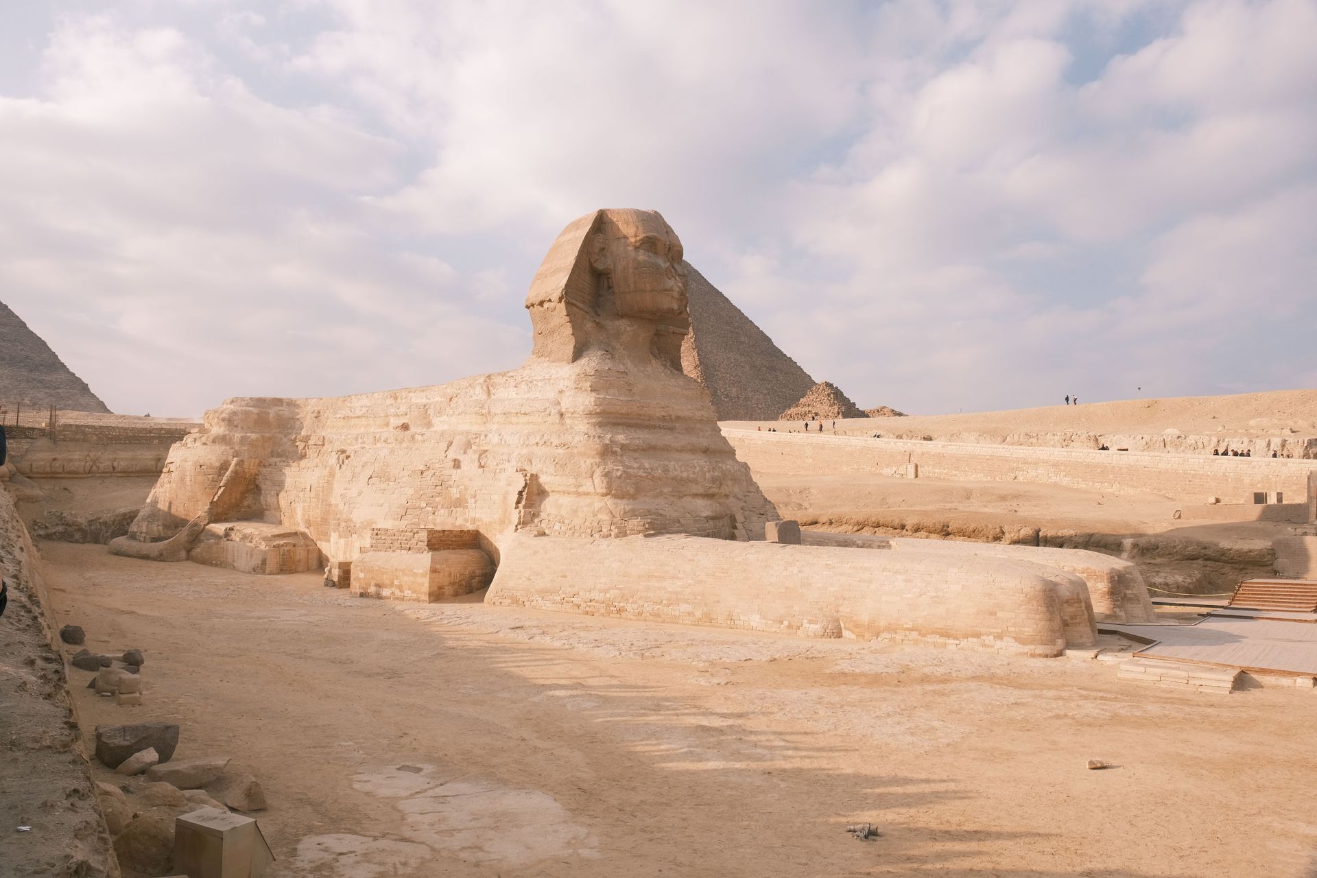 Tourists with a private guide at the Giza Pyramids on a tour planned by Egypt Karoft Tours