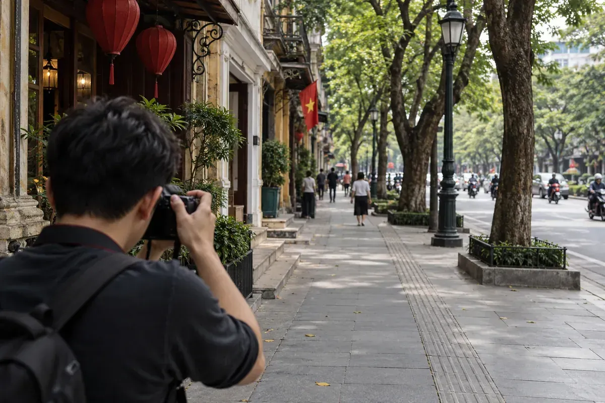 Khung cảnh ghi hình đường phố công cộng minh họa giới hạn quyền quay phim và chụp ảnh. Khung cảnh ghi hình đường phố công cộng minh họa giới hạn quyền quay phim và chụp ảnh.