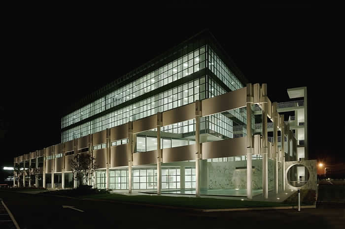 illuminazione grande edificio