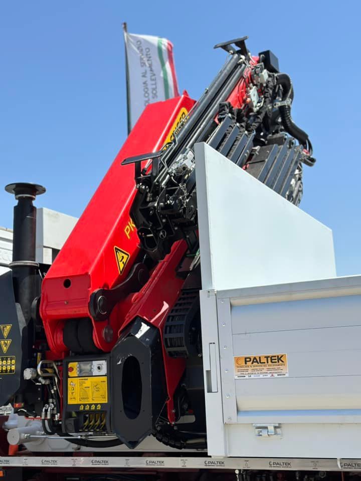 camion per rottamazione auto