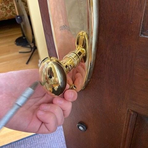 Removing Door Knob | Mid South Door Refinishing Nashville, TN