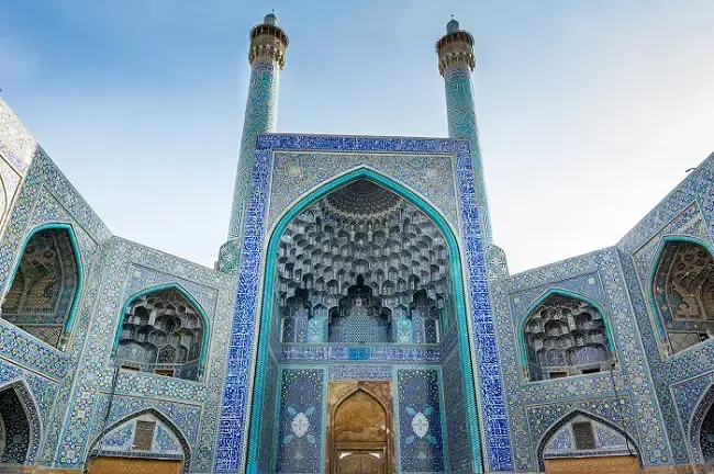 Explore Dubai's iconic mosques, each telling a story of faith, culture, and exquisite craftsmanship