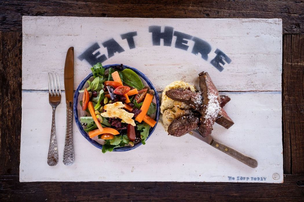 eat here