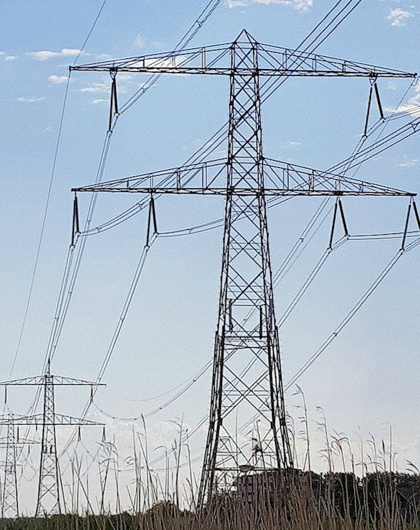 Hoogspanningsleidingen voor het transport van energie