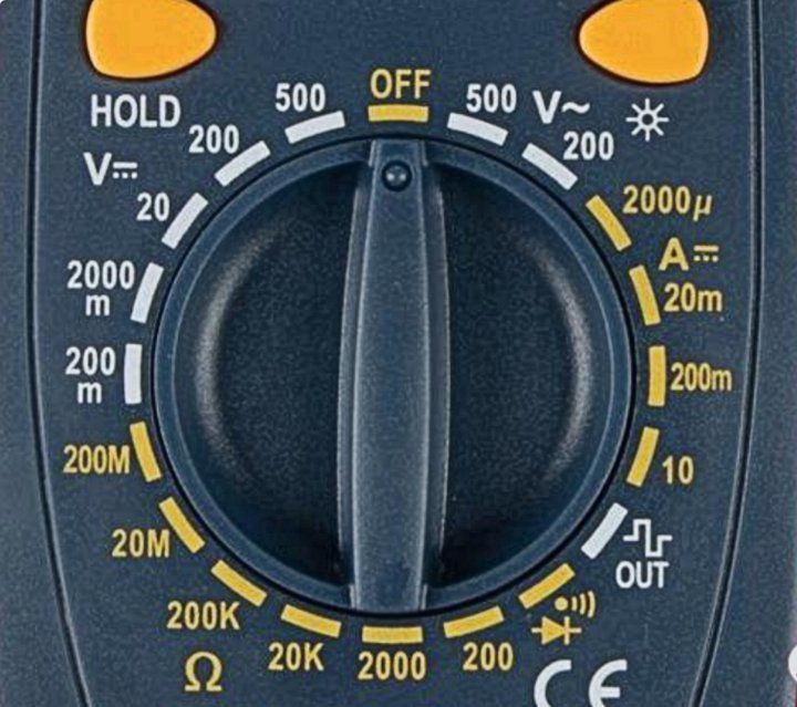De bedieningsschakelaar van de universeelmeter