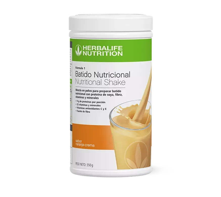 Envase de batido nutricional Fórmula 1 de Herbalife Nutrition con bebida vertida en un vaso.