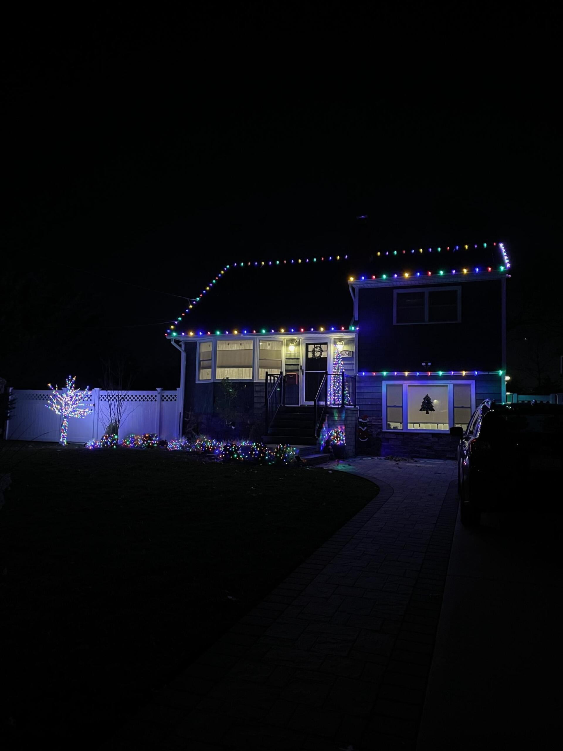 Residential Holiday Lighting Installation Service