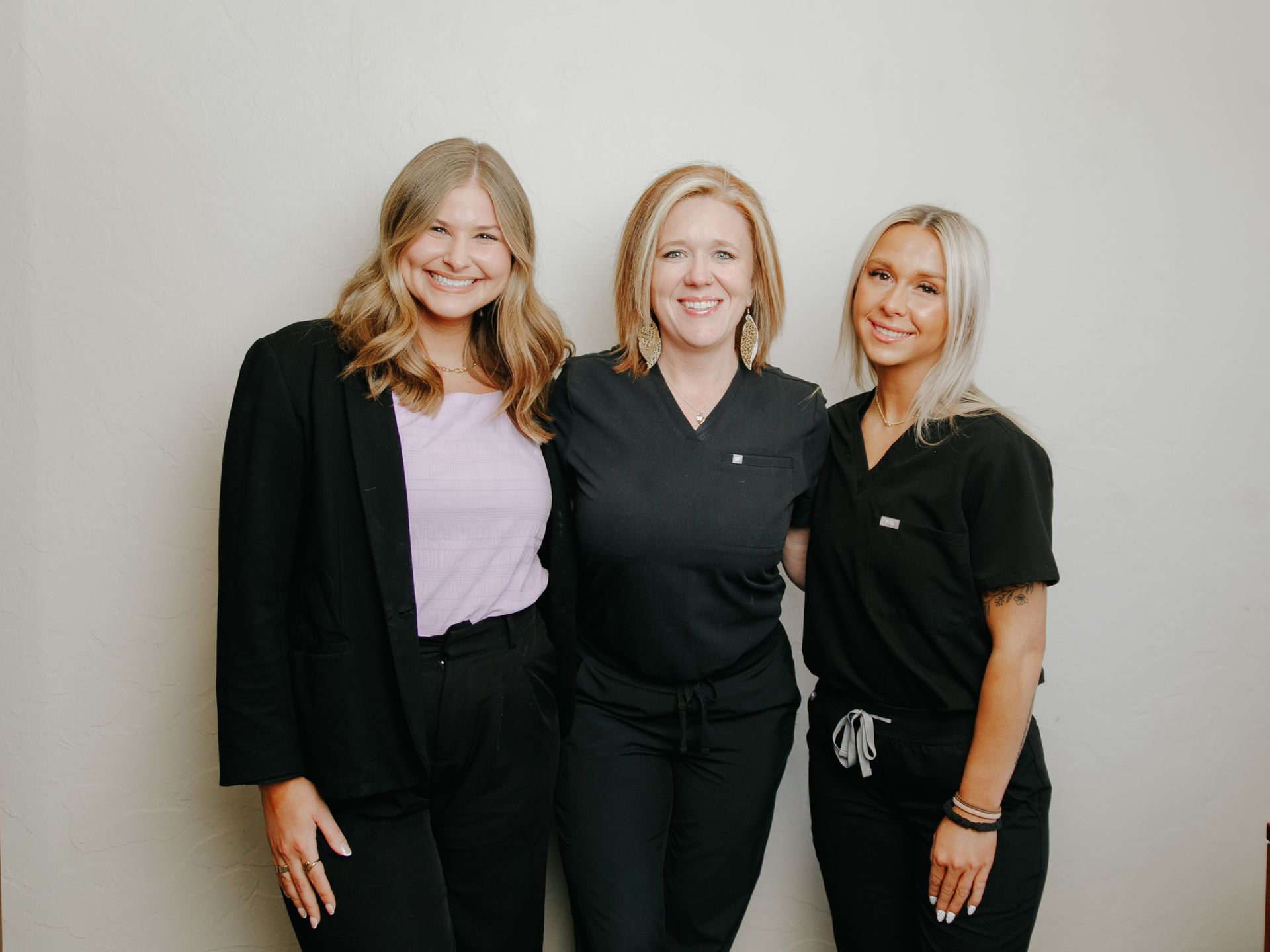 Dr. Blatchford planning a personalized thigh lift procedure
