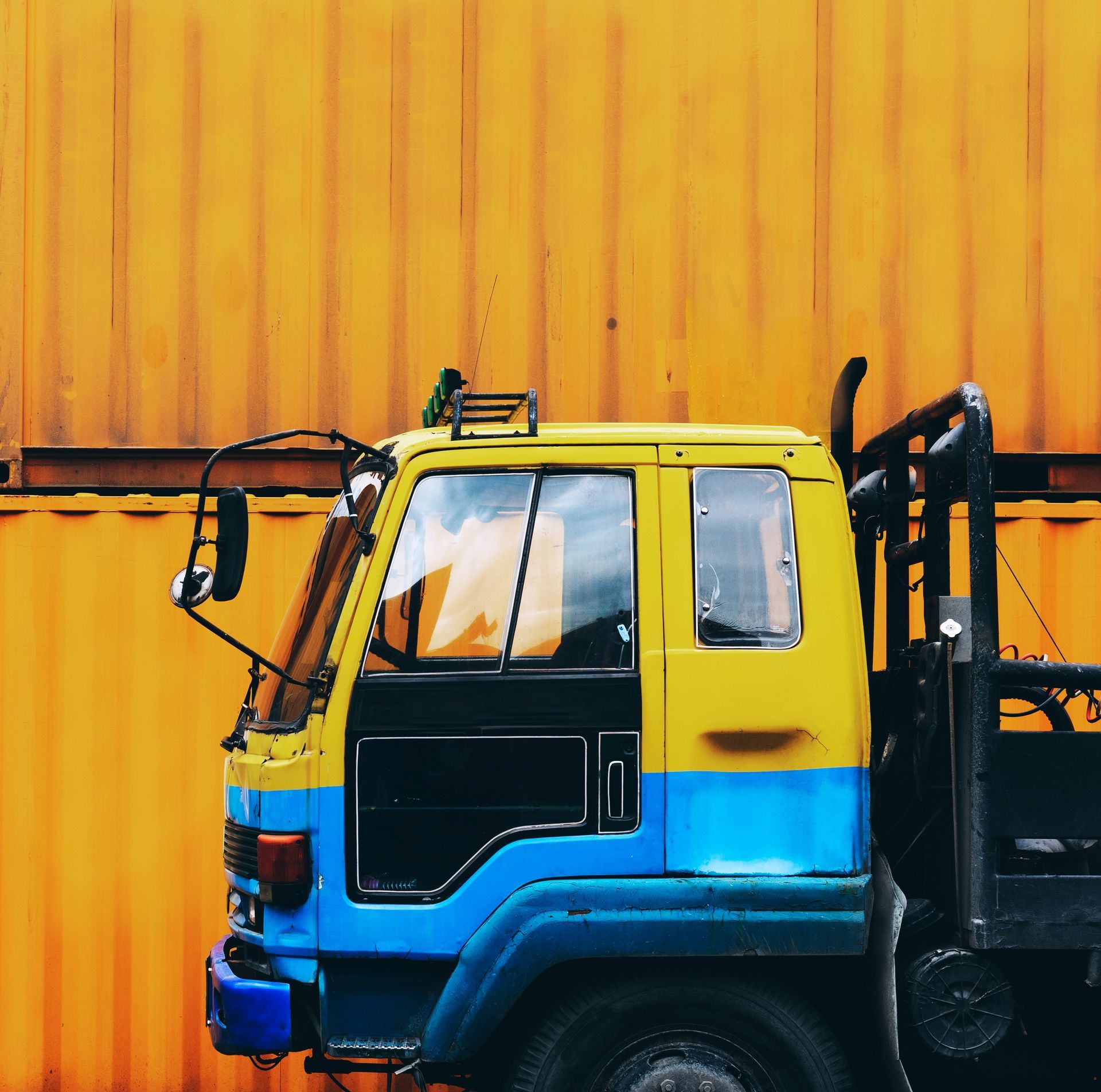 Truck accident lawyers representing victims of negligent drivers