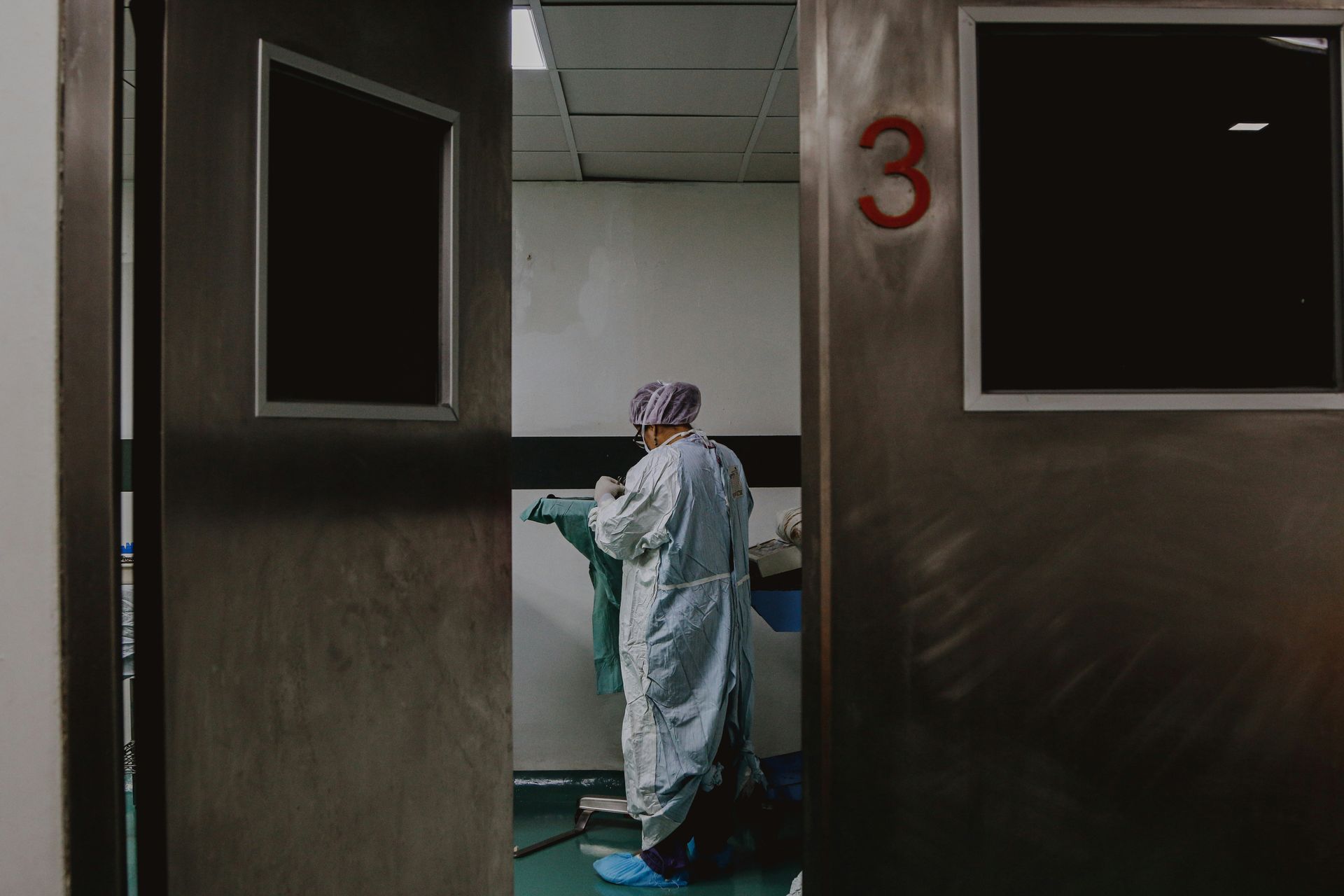 Doctor consulting with patient before a surgical procedure