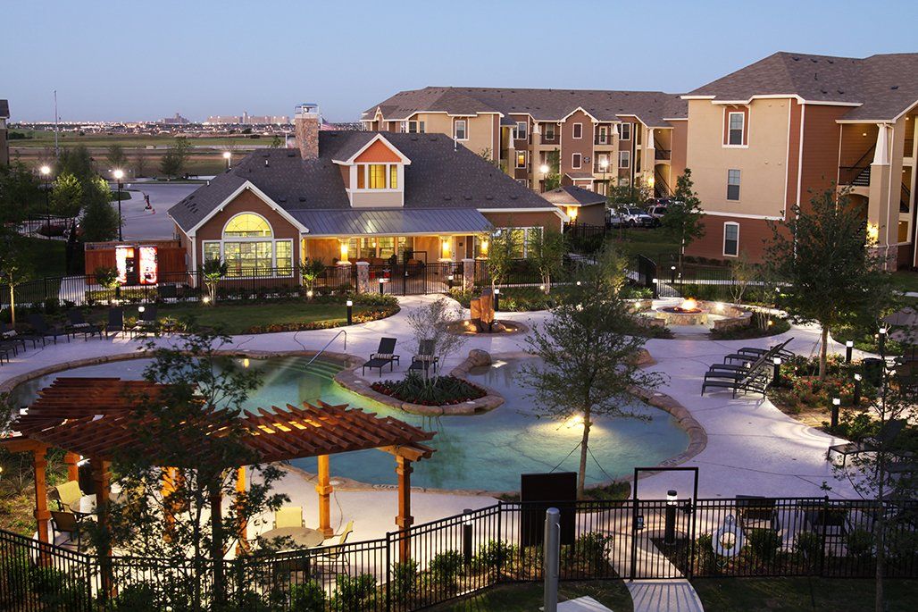 The Wyatt - exterior view of clubhouse from pool