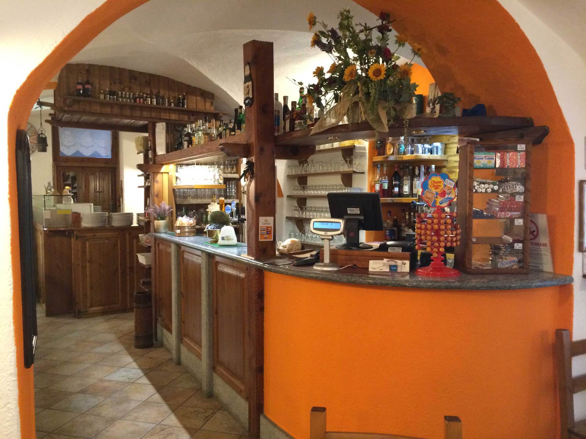 bancone bar di un ristorante