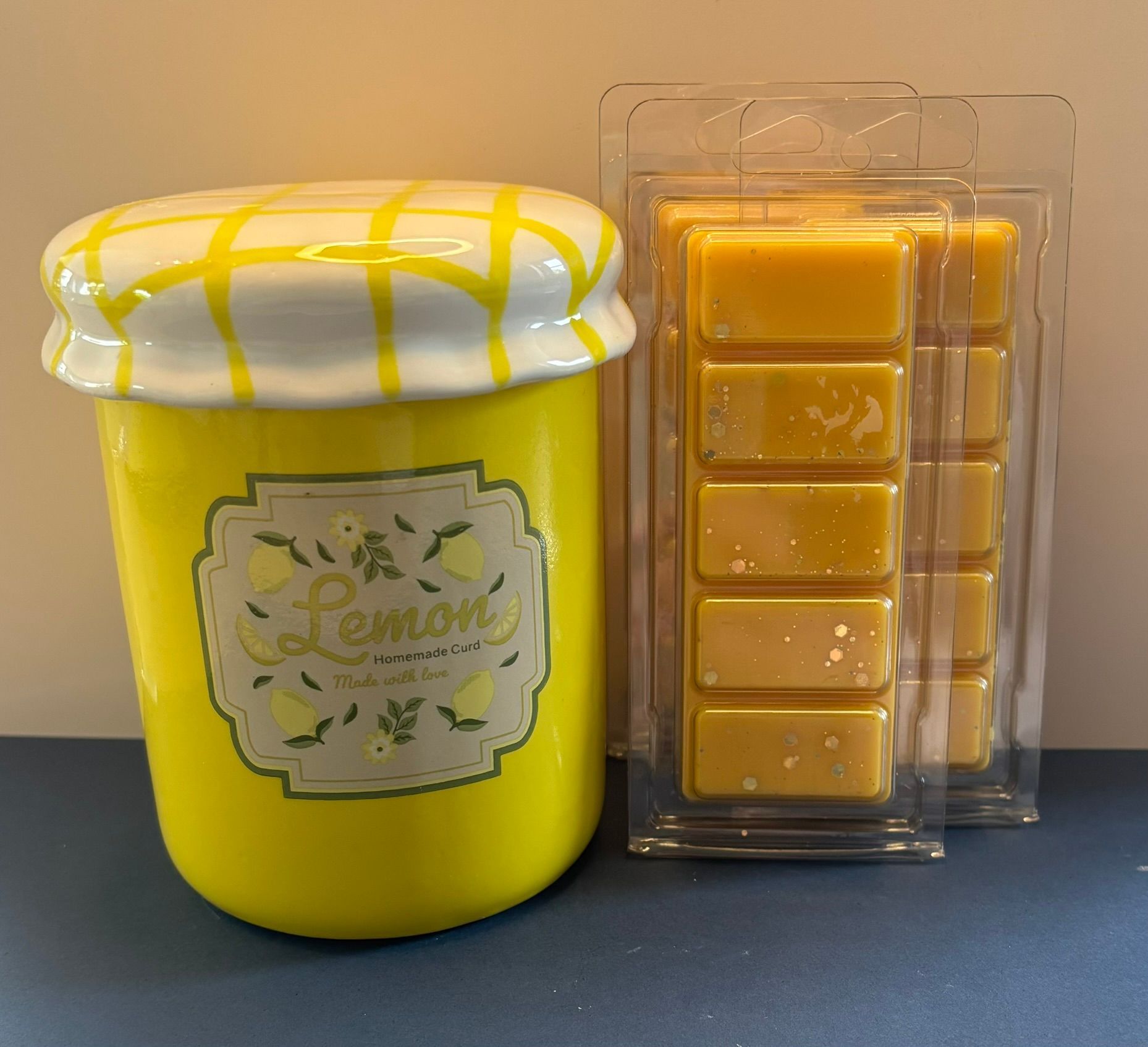 Drie clamshells met gele Lemon Meringue waxmelts