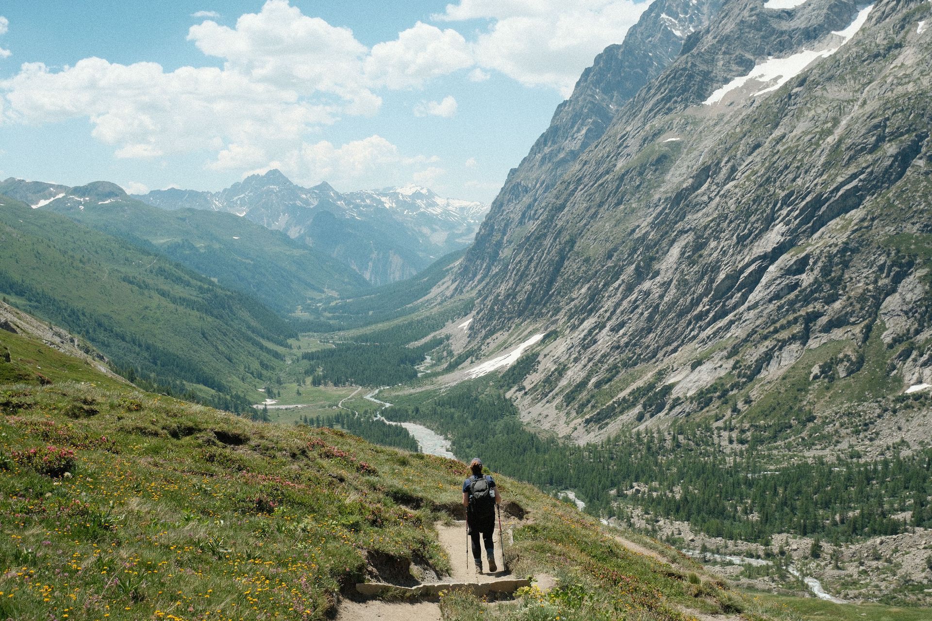 Tour du Mont Blanc (TMB) หนึ่งในเส้นทาง Long-Distance Trekking