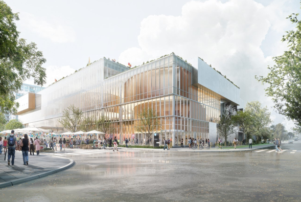 Bâtiment moderne en verre avec des gens marchant à proximité ; des tables extérieures, des arbres et une rue.