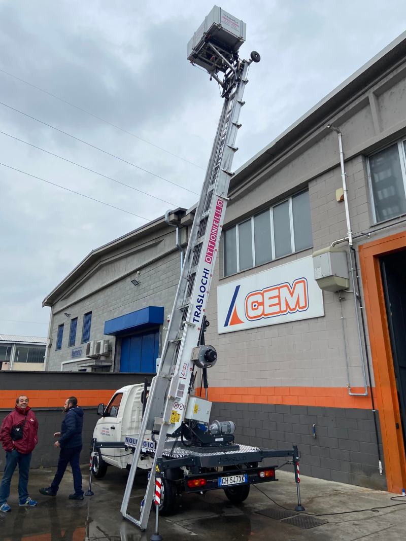trasloco con carrello elevatore