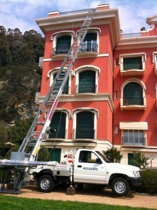 carrello elevatore in azione