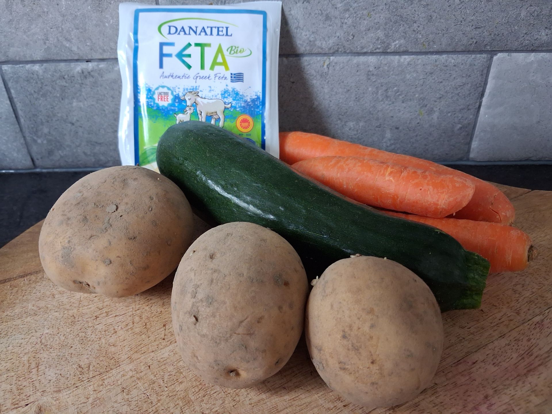 ovenschotel met aardappel, wortel, courgette en feta