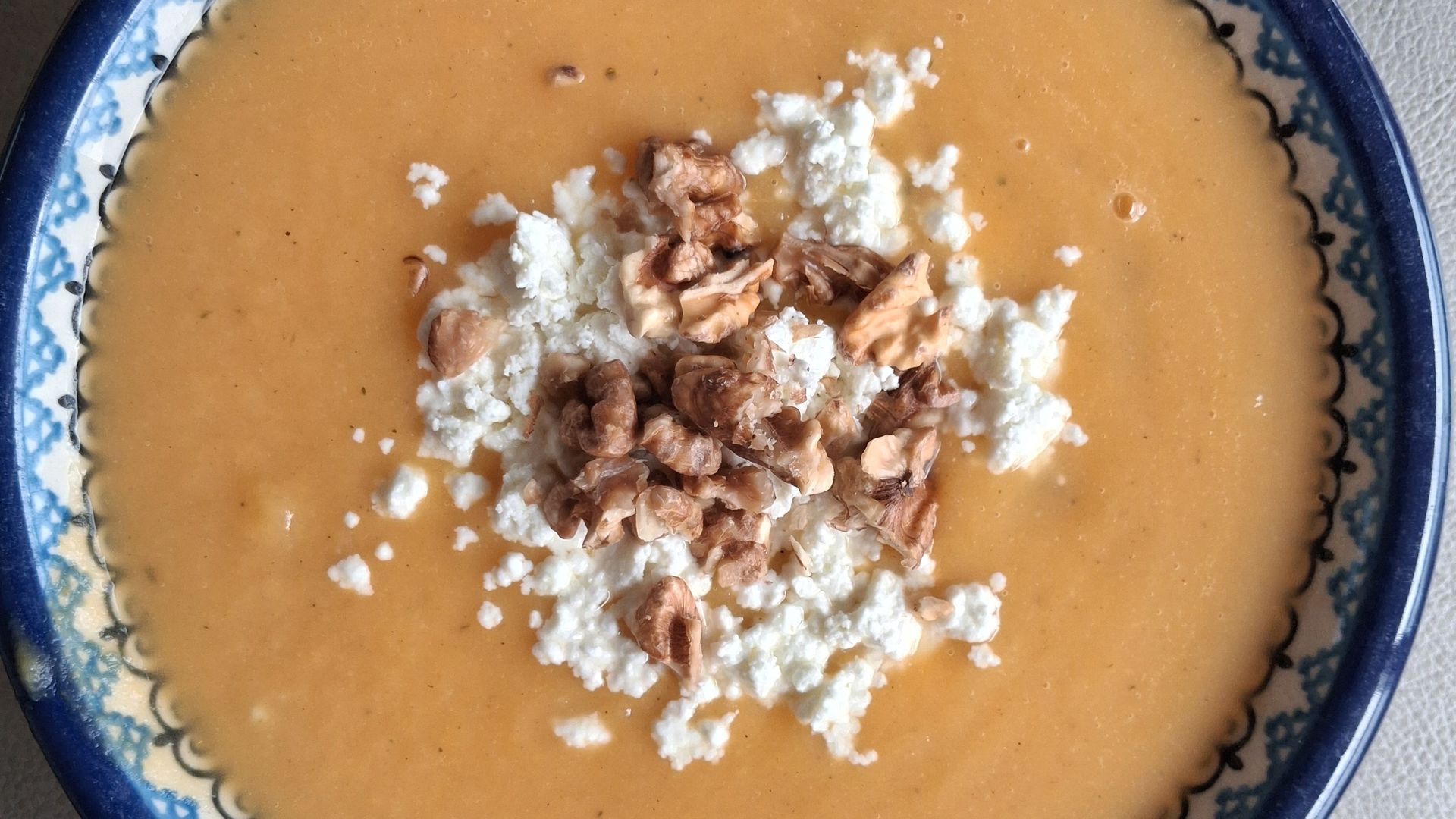 Romige koolrabisoep met zoete aardappel