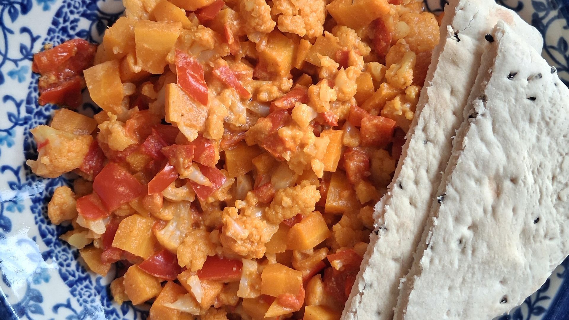 Romige curry met naanbrood
