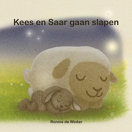 Boekomslag van prentenboek Kees en Saar met slapend konijntje en schaapje samen onder zachte sterrennacht in grasveld