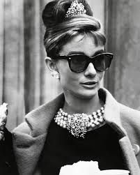 Audrey Hepburn occhiali da sole donna iconica