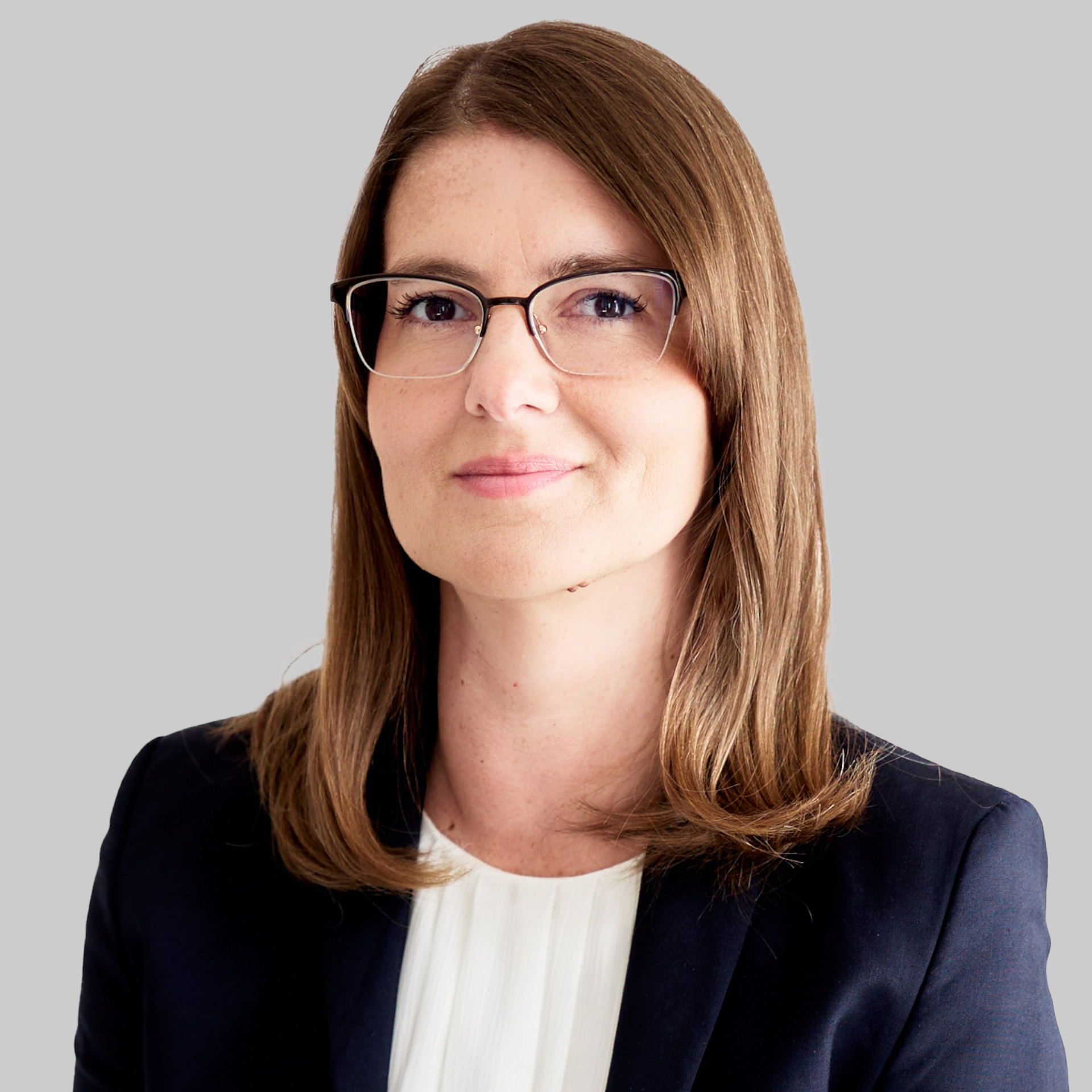 Elisa Lutz, Referentin