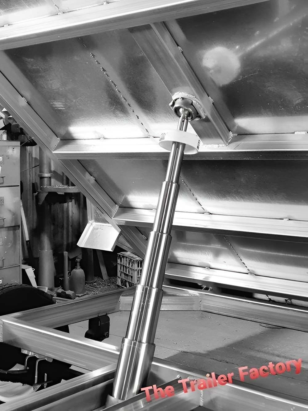 Metal Trailer With Hydraulic — Hastings Trailer Centre in Port Macquarie, NSW