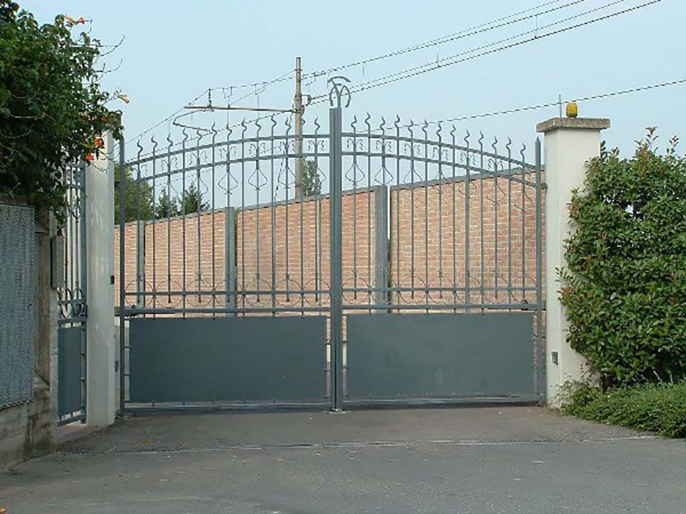 cancello automatico a battenti