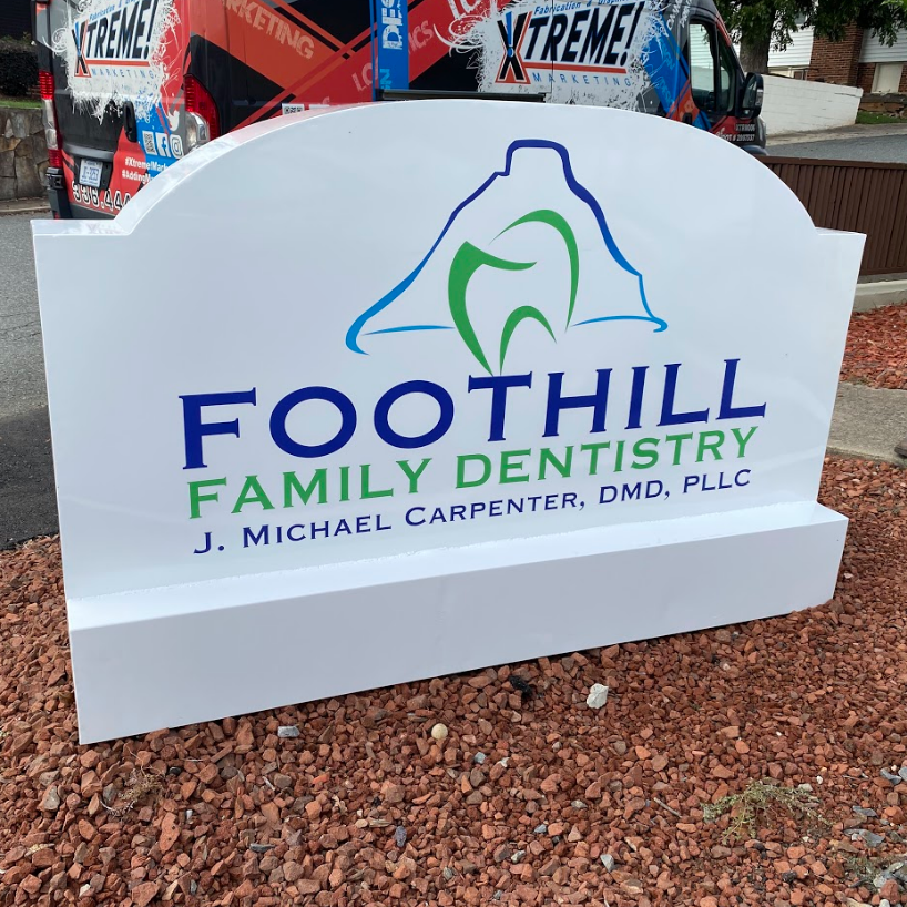 Outdoor signage for dentist